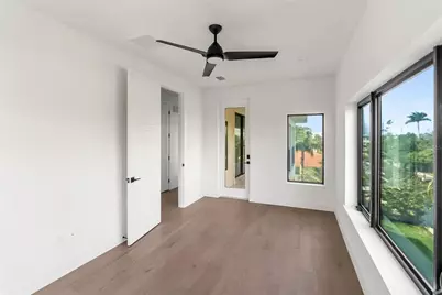569 Bayview Drive, Longboat Key, FL 34228 - Photo 54