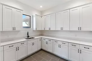 569 Bayview Dr, Longboat Key, FL 34228 - Photo 30