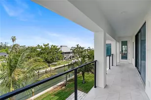 569 Bayview Dr, Longboat Key, FL 34228 - Photo 20