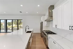 569 Bayview Dr, Longboat Key, FL 34228 - Photo 44