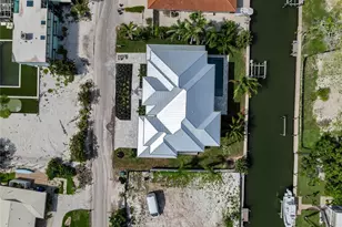 569 Bayview Dr, Longboat Key, FL 34228 - Photo 84