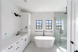 569 Bayview Dr, Longboat Key, FL 34228 - Photo 66