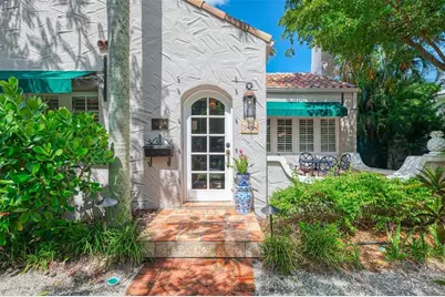 3838 Flores Avenue, Sarasota, FL 34239 - Photo 6