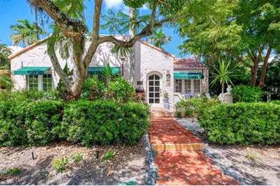 3838 Flores Avenue, Sarasota, FL 34239 - Photo 2