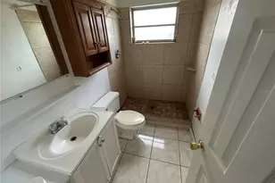 626 Chevy Chase Dr, Sarasota, FL 34243 - Photo 8