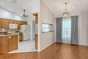 6675 Easton Dr, Sarasota, FL 34238 - Photo 10