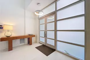 1347 Harbor Dr, Sarasota, FL 34239 - Photo 8