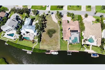 5848 Tidewood Avenue, Sarasota, FL 34231 - Photo 8