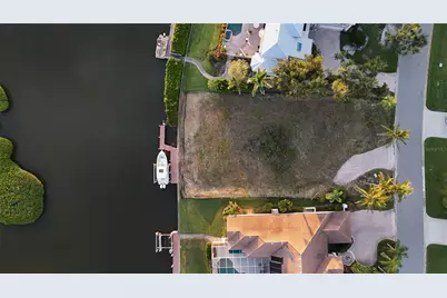 5848 Tidewood Avenue, Sarasota, FL 34231 - Photo 6