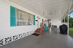 404 49th Ave Dr W, Bradenton, FL 34207 - Photo 4