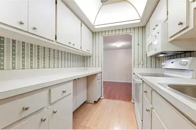 2227 Circlewood Drive #52, Sarasota, FL 34231 - Photo 14