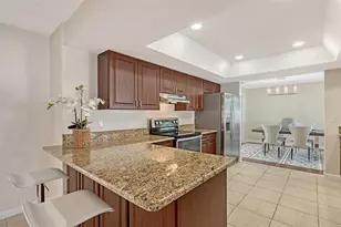 2852 Captiva Dr, Sarasota, FL 34231 - Photo 10