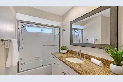 2852 Captiva Drive, Sarasota, FL 34231 - Photo 22