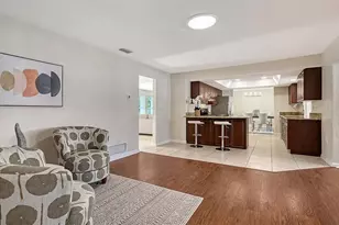 2852 Captiva Dr, Sarasota, FL 34231 - Photo 12