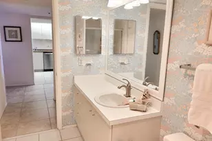 1105 Gulf of Mexico Dr, Longboat Key, FL 34228 - Photo 10