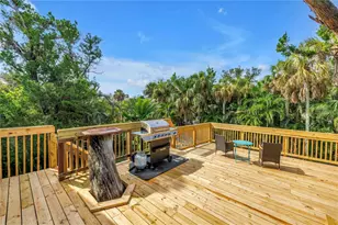 156 Siesta Dr, Sarasota, FL 34242 - Photo 50