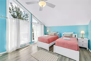 156 Siesta Dr, Sarasota, FL 34242 - Photo 44