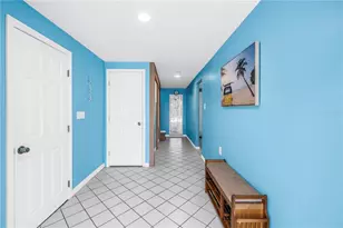 156 Siesta Dr, Sarasota, FL 34242 - Photo 4