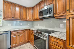 4207 Charing Cross Rd, Sarasota, FL 34241 - Photo 12