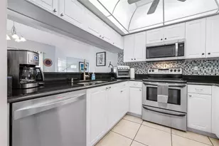 1103 Edgewater Cir, Bradenton, FL 34209 - Photo 20