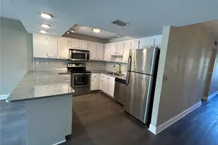 425 30th Ave W, Bradenton, FL 34205 - Photo 2