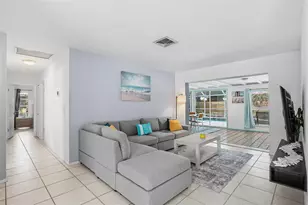 7460 Mariana Dr, Sarasota, FL 34231 - Photo 4