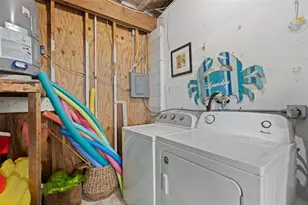 2517 Avenue C, Bradenton Beach, FL 34217 - Photo 54