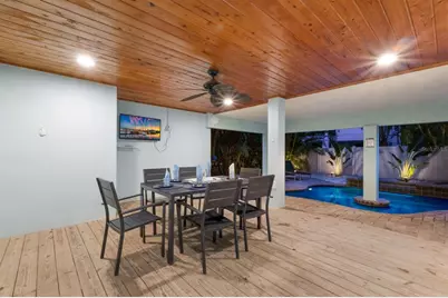 105 4th Street S, Bradenton Beach, FL 34217 - Photo 18