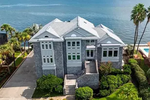 709 Key Royale Dr, Holmes Beach, FL 34217 - Photo 1