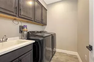 2821 Oriole Dr, Sarasota, FL 34243 - Photo 20