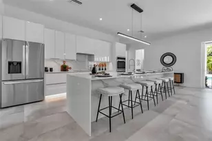 2534 Grove St, Sarasota, FL 34239 - Photo 10