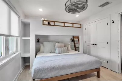 207 Peacock Lane, Holmes Beach, FL 34217 - Photo 32