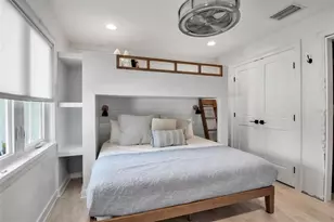 207 Peacock Ln, Holmes Beach, FL 34217 - Photo 32