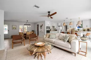 207 Peacock Ln, Holmes Beach, FL 34217 - Photo 4