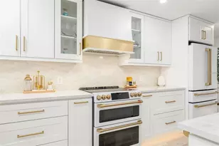 19 Whispering Sands Dr, Sarasota, FL 34242 - Photo 16