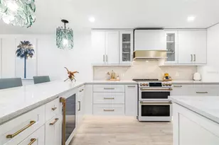 19 Whispering Sands Dr, Sarasota, FL 34242 - Photo 18