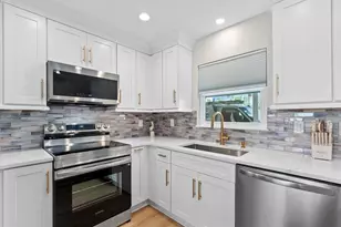 5830 Midnight Pass Rd, Sarasota, FL 34242 - Photo 6