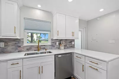 5830 Midnight Pass Road #25, Sarasota, FL 34242 - Photo 4