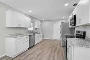 102 20th St NE, Bradenton, FL 34208 - Photo 16