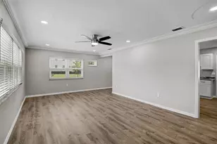 102 20th St NE, Bradenton, FL 34208 - Photo 4