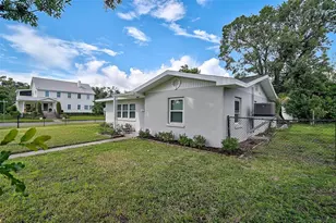 102 20th St NE, Bradenton, FL 34208 - Photo 8