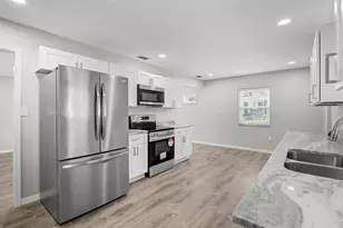 102 20th St NE, Bradenton, FL 34208 - Photo 18