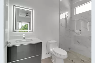 2532 Fruit Tree Drive, Sarasota, FL 34239 - Photo 32