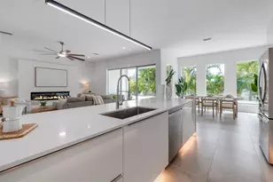 2532 Fruit Tree Dr, Sarasota, FL 34239 - Photo 12