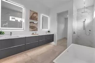 2532 Fruit Tree Dr, Sarasota, FL 34239 - Photo 20