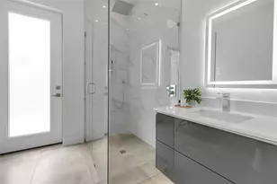 2532 Fruit Tree Dr, Sarasota, FL 34239 - Photo 26