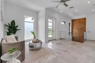 2532 Fruit Tree Dr, Sarasota, FL 34239 - Photo 28