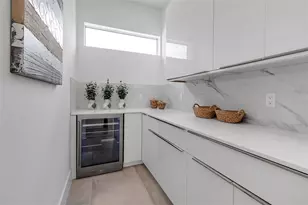 2532 Fruit Tree Dr, Sarasota, FL 34239 - Photo 14