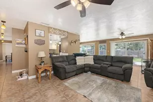 3963 Palau Dr, Sarasota, FL 34241 - Photo 6