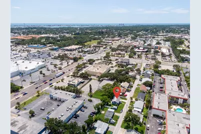 10562 Lake Drive, Seminole, FL 33772 - Photo 30